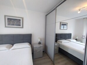 2 bedrooms, free WiFi, bed sheets, wheelchair access