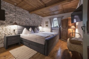 5 Schlafzimmer, Zimmersafe, Reisekinderbett, WLAN