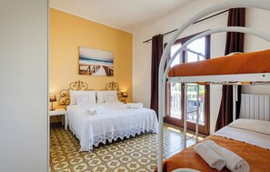 Apartamento exclusivo, 1 habitación, cocina, vistas al mar | 1 dormitorio, ropa de cama de alta calidad, edredones de plumas