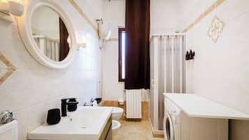 Exclusive Apartment, 1 Bedroom, Kitchen, Sea View | Bathroom | Shower, hair dryer, towels
