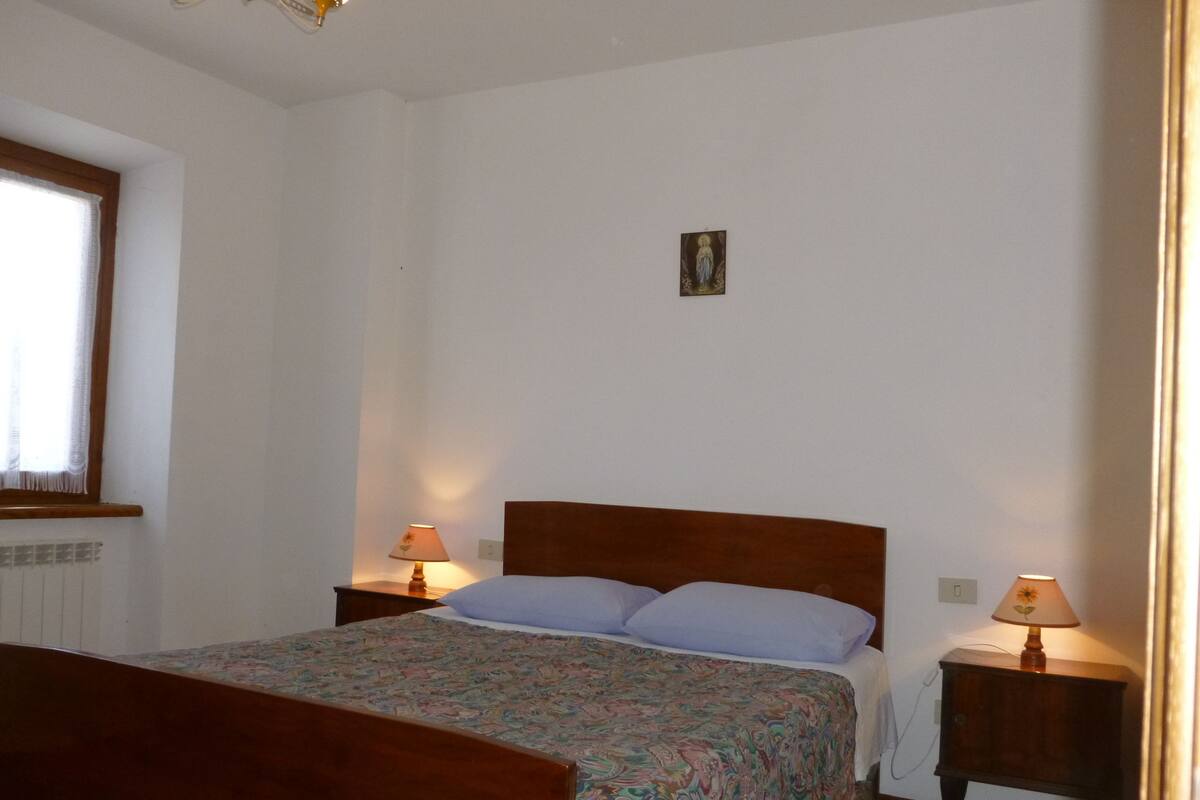 Rollaway beds, bed sheets