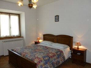 Rollaway beds, bed sheets