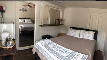 Cots/infant beds, rollaway beds, free WiFi