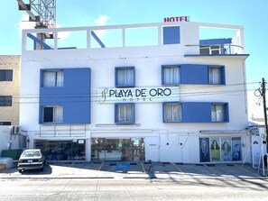 Mặt tiền nơi lưu trú