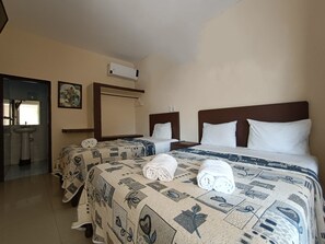 Triple Room, Multiple Beds, Non Smoking, Pool View | Blackout curtains, iron/ironing board, free WiFi, bed sheets - Hotel Playa de Oro (Boca del Río)