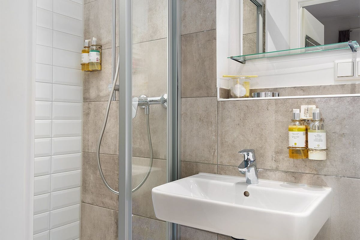 shower, free toiletries, hair dryer, dressing gowns