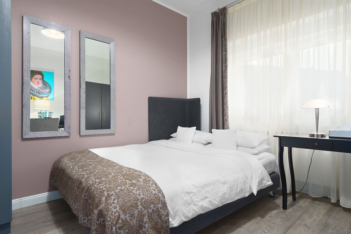 Comfort Single Room | Egyptian cotton sheets, premium bedding, down comforters, pillowtop beds