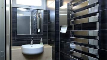 Eenpersoonskamer | Badkamer | Handdoeken