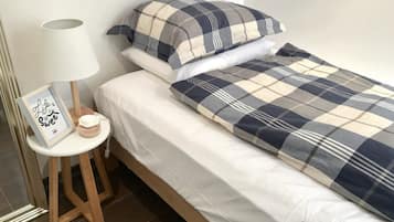 Single Room | Blackout curtains, free WiFi, bed sheets