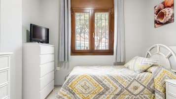 1 室のベッドルーム、アイロン / アイロン台、WiFi (無料)、ベッドシーツ