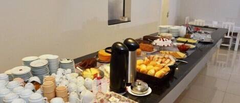 Free daily buffet breakfast