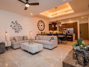 TV, fireplace