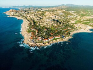Una spiaggia nelle vicinanze