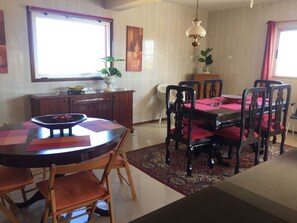 Dining - Holiday House in Baía das Gatas (Mindelo)