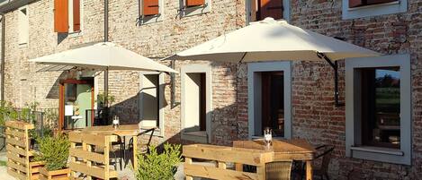 Vista frontal de la propiedad