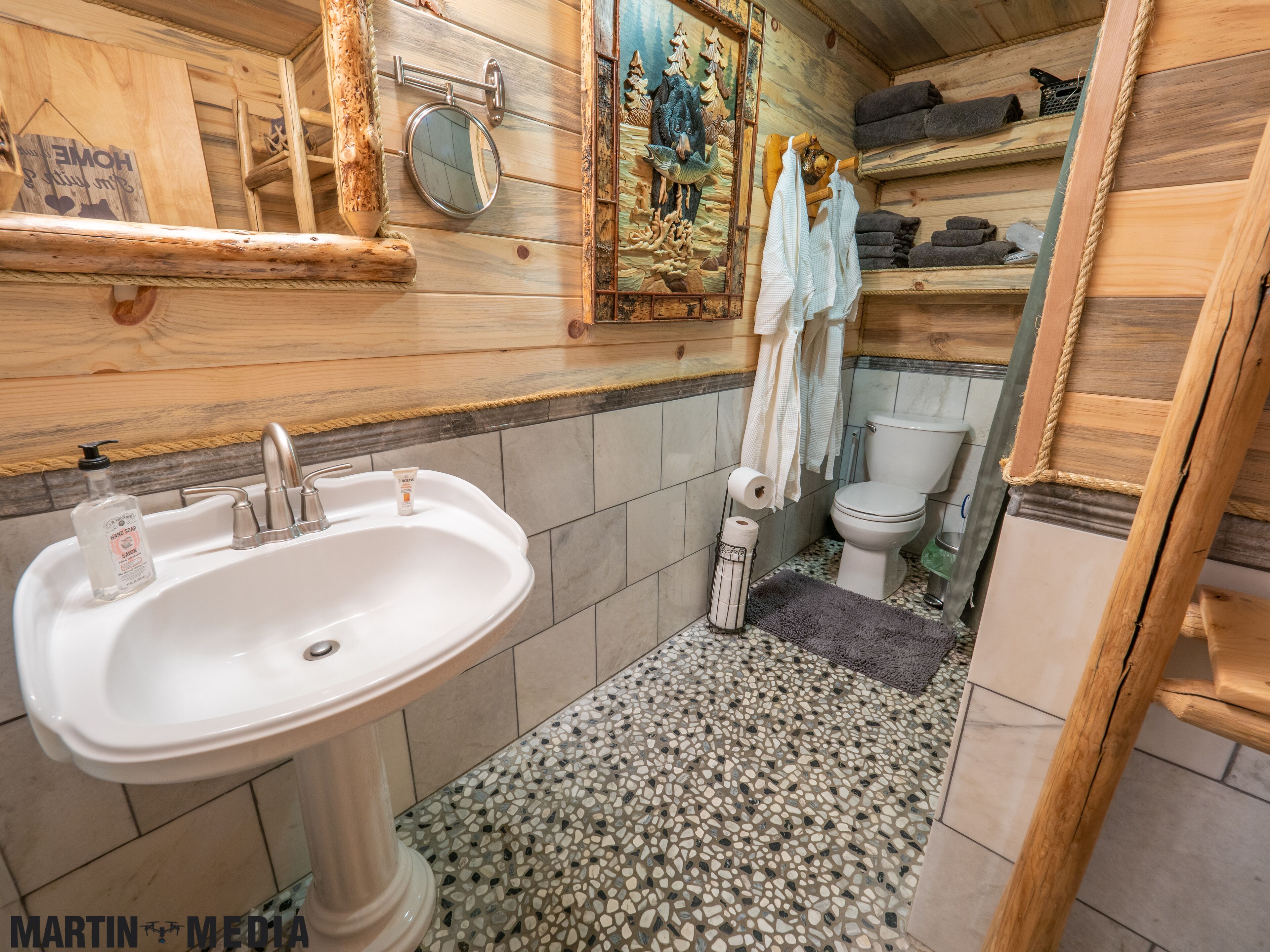 PLZ INQUIRE BEFORE BOOKING! Alaska Fishing Lodge Private Rental