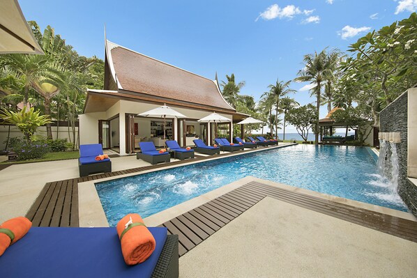 2100 sqm villa with 18.6m private pool and sunset views of Gulf of Thailand