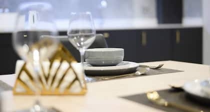 ⭐⭐⭐⭐⭐ Super Cool Apartment Parking, Netflix & WiFi