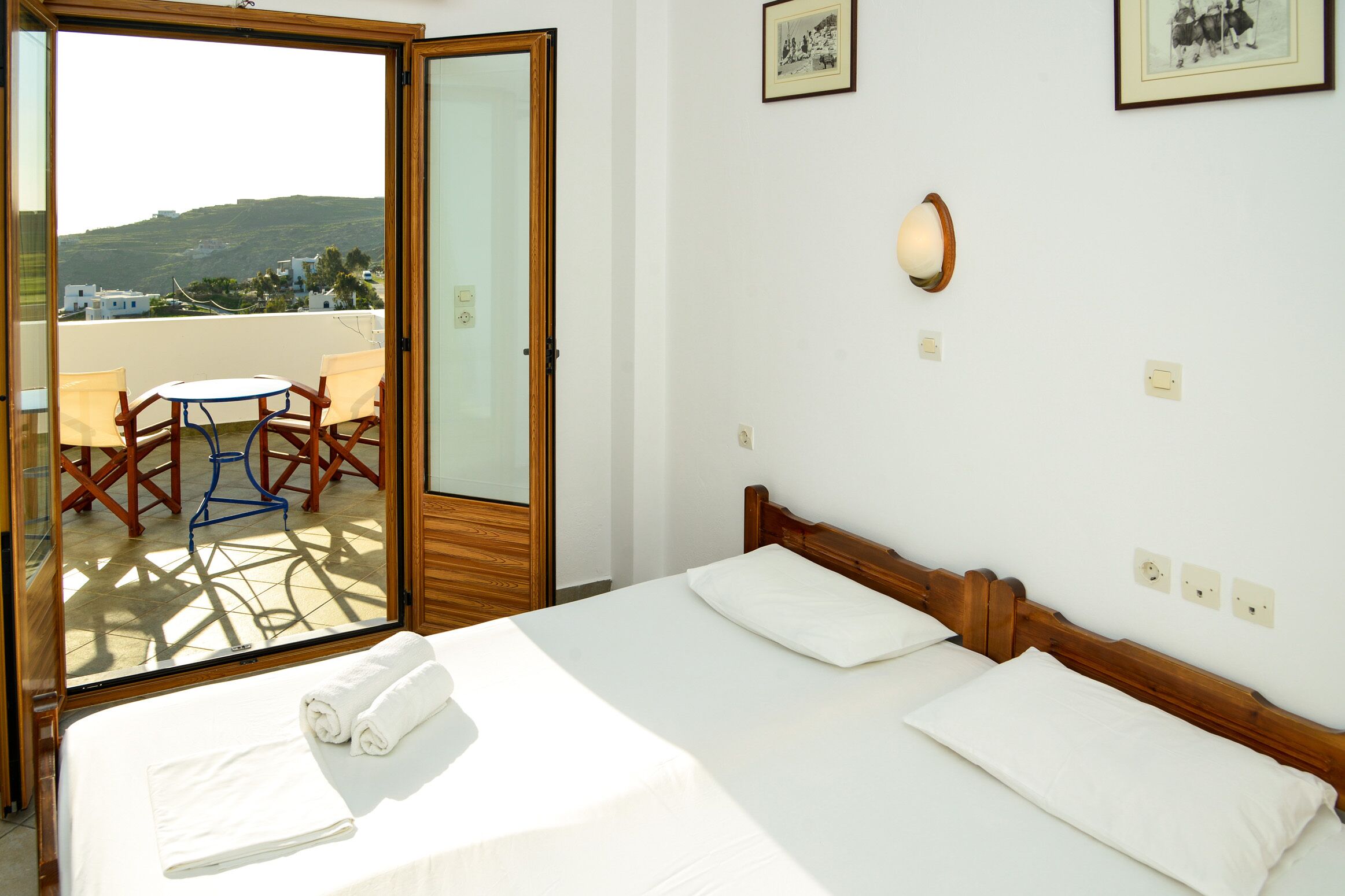 Ios great Sea view studio next to nightlife for 2