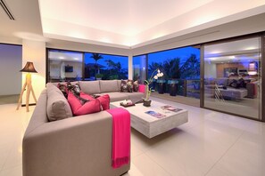 Smart TV, reproductor de DVD y estéreo