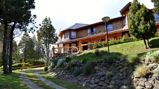 Front of property - Nachoanas Apart Bungalows (San Carlos de Bariloche)