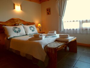 Family Bungalow, Multiple Beds, Non Smoking, Mountain View | 2 bedrooms, premium bedding, in-room safe, blackout curtains - Nachoanas Apart Bungalows (San Carlos de Bariloche)