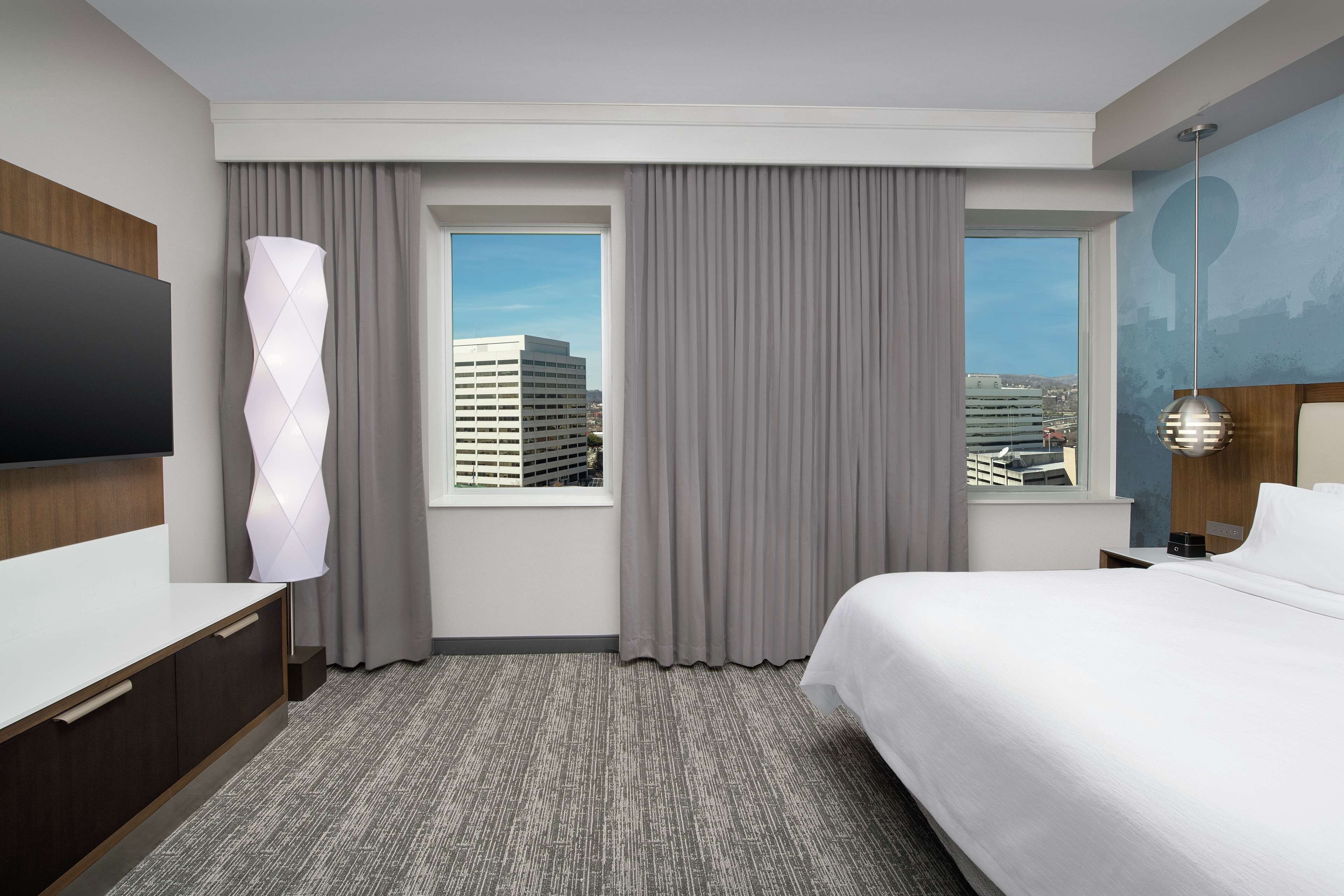 Photo - Embassy Suites By Hilton Knoxville Downtown