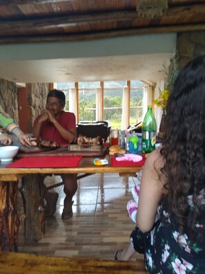 Großes Frühstück unter der Woche (5 USD pro Person)