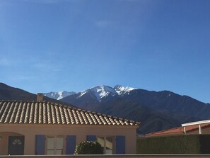 Exterior - modern family house between sea and mountain (Rigarda)