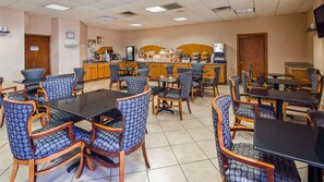 Dining - Clarion Pointe Jacksonville Near Camp Lejeune (Jacksonville)