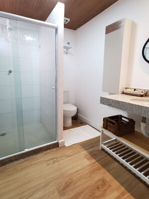 Superior Apartment | Bathroom