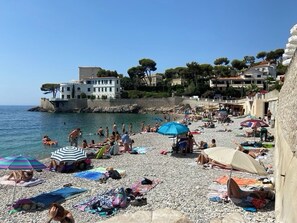 Beach nearby - T2/3 "Lavande" in a charming Provencal villa (Cassis)