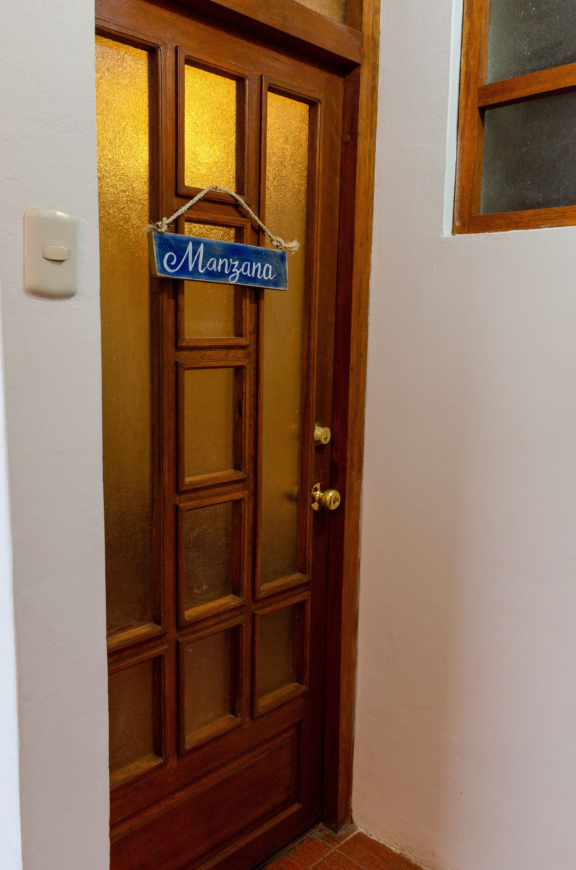 Double Room, 1 Queen Bed, Shared Bathroom (Habitacion Carrot) | Free WiFi