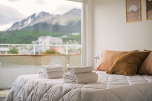 Apartment, 1 Bedroom, Mountain View (Urbano) | Premium bedding, down comforters, pillowtop beds, individually decorated - Gente del Sur - Josefina (Ushuaia)