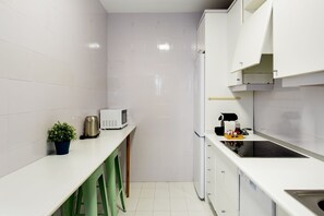 Kühlschrank, Mikrowelle, Geschirrspüler