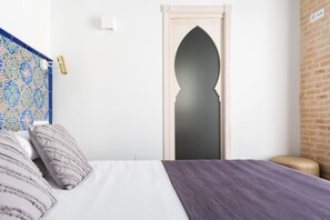 1 chambre, fer et planche à repasser, accès à Internet (gratuit)