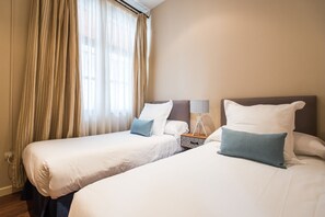2 chambres, fer et planche à repasser, accès Internet, draps fournis