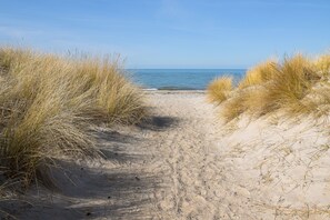 Beach nearby, sun loungers, beach towels