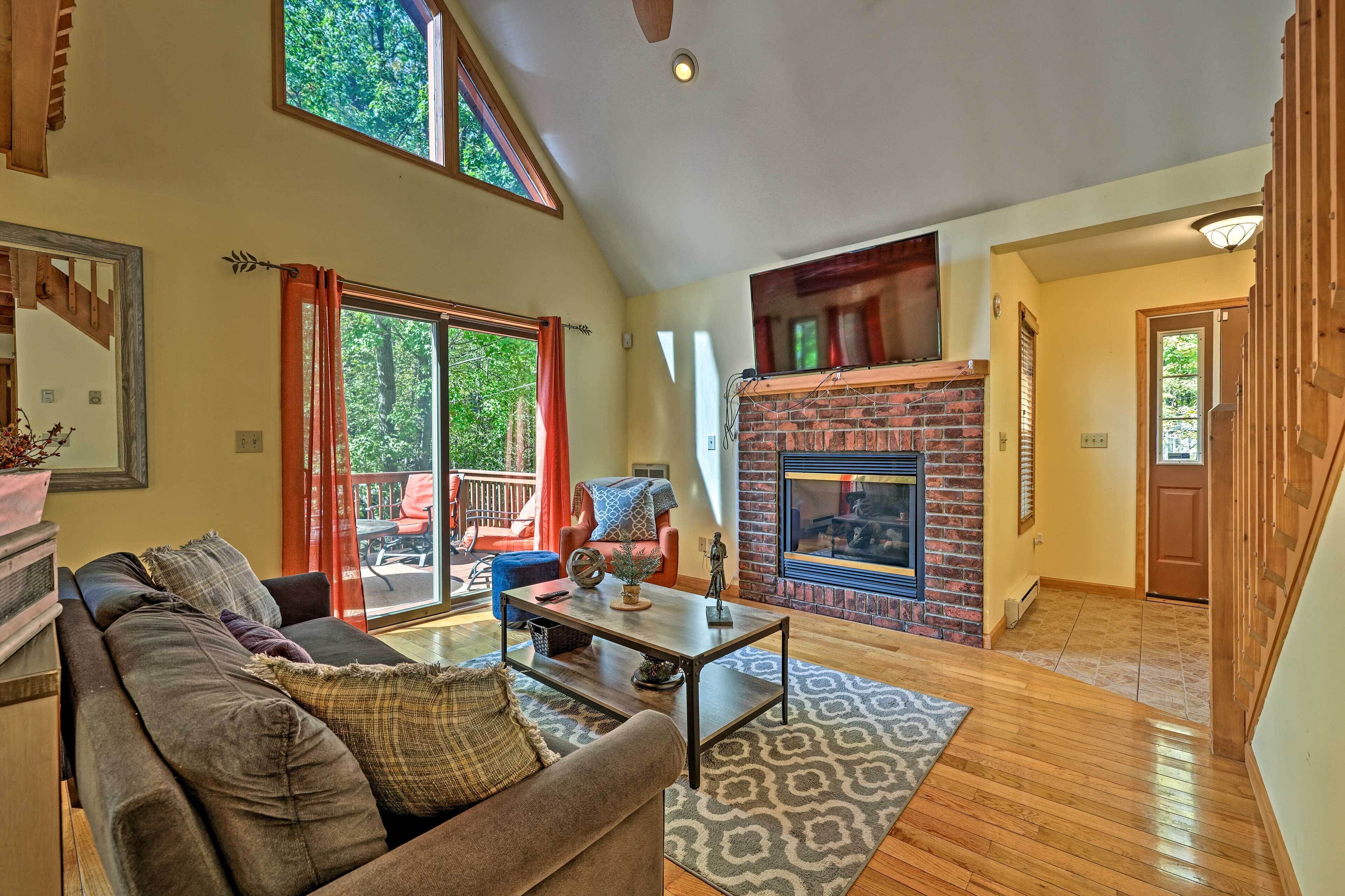 Mountain Cabin w/ Deck Near Year-Round Recreation!
