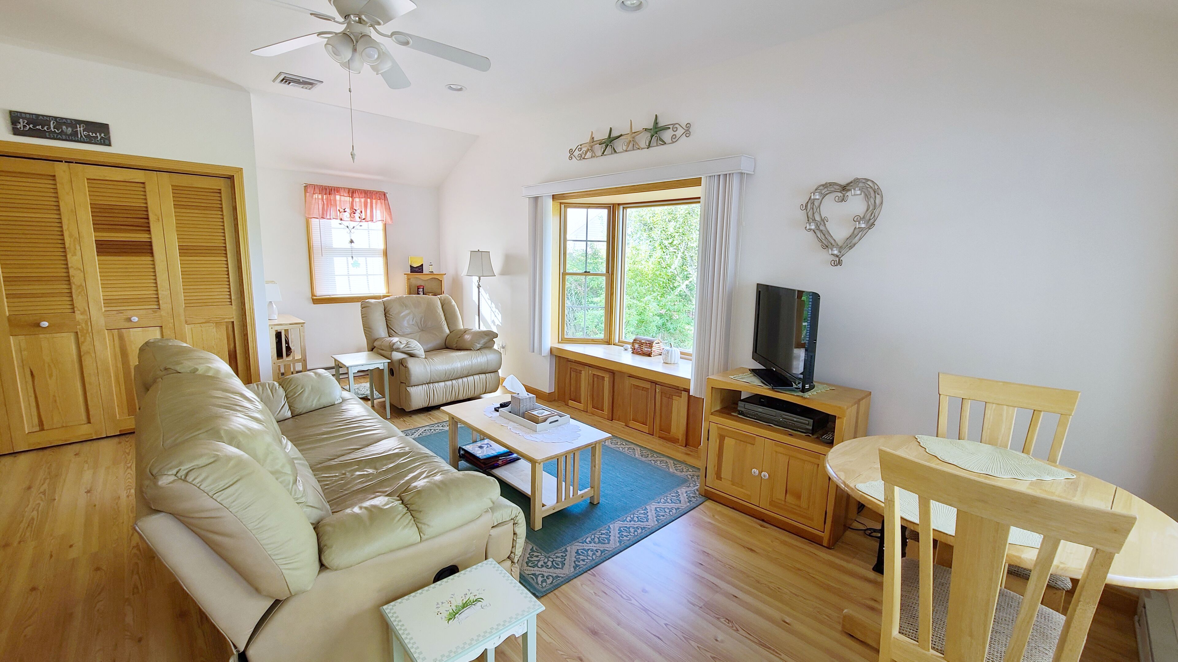 Spacious 2BD Home--Central A/C, Close to Marconi Beach & Cape Cod Rail Trail for Biking, Walking