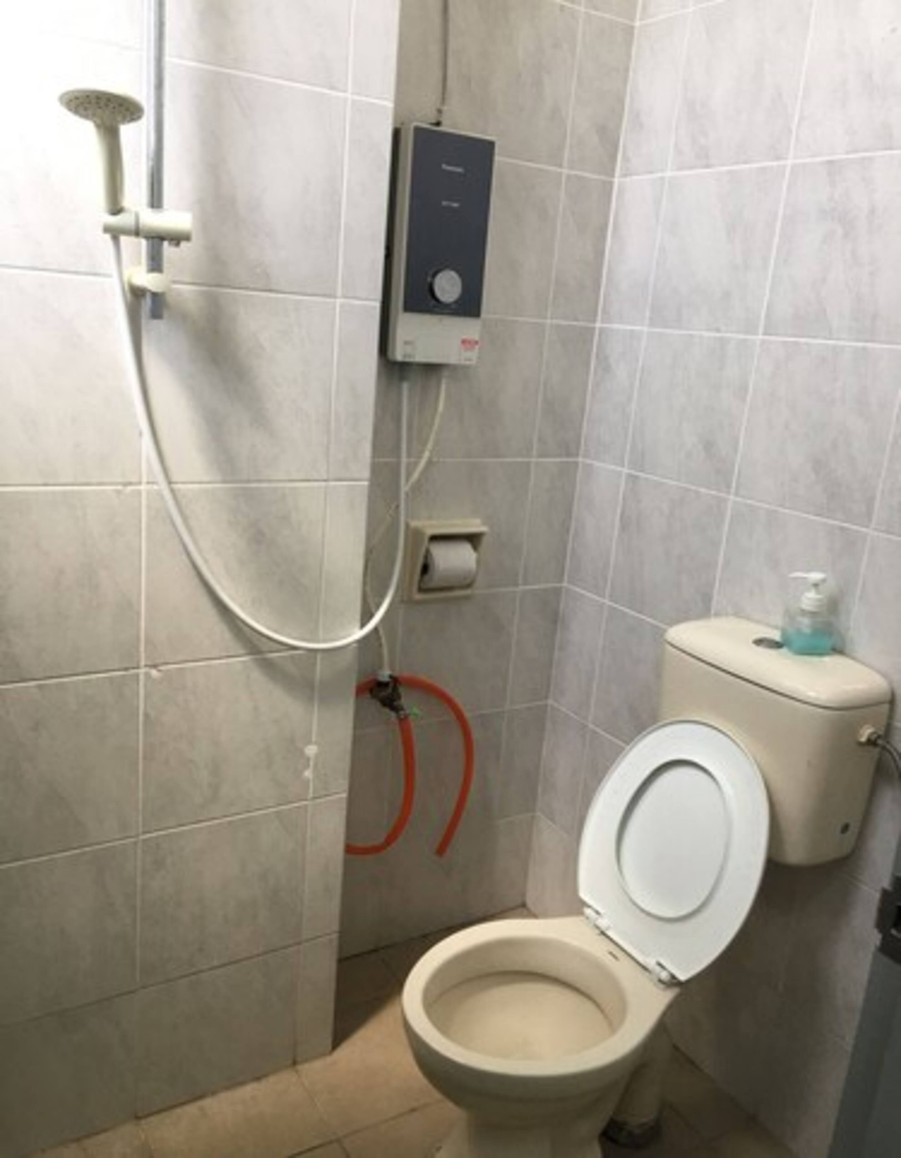 family room | bathroom | shower, towels