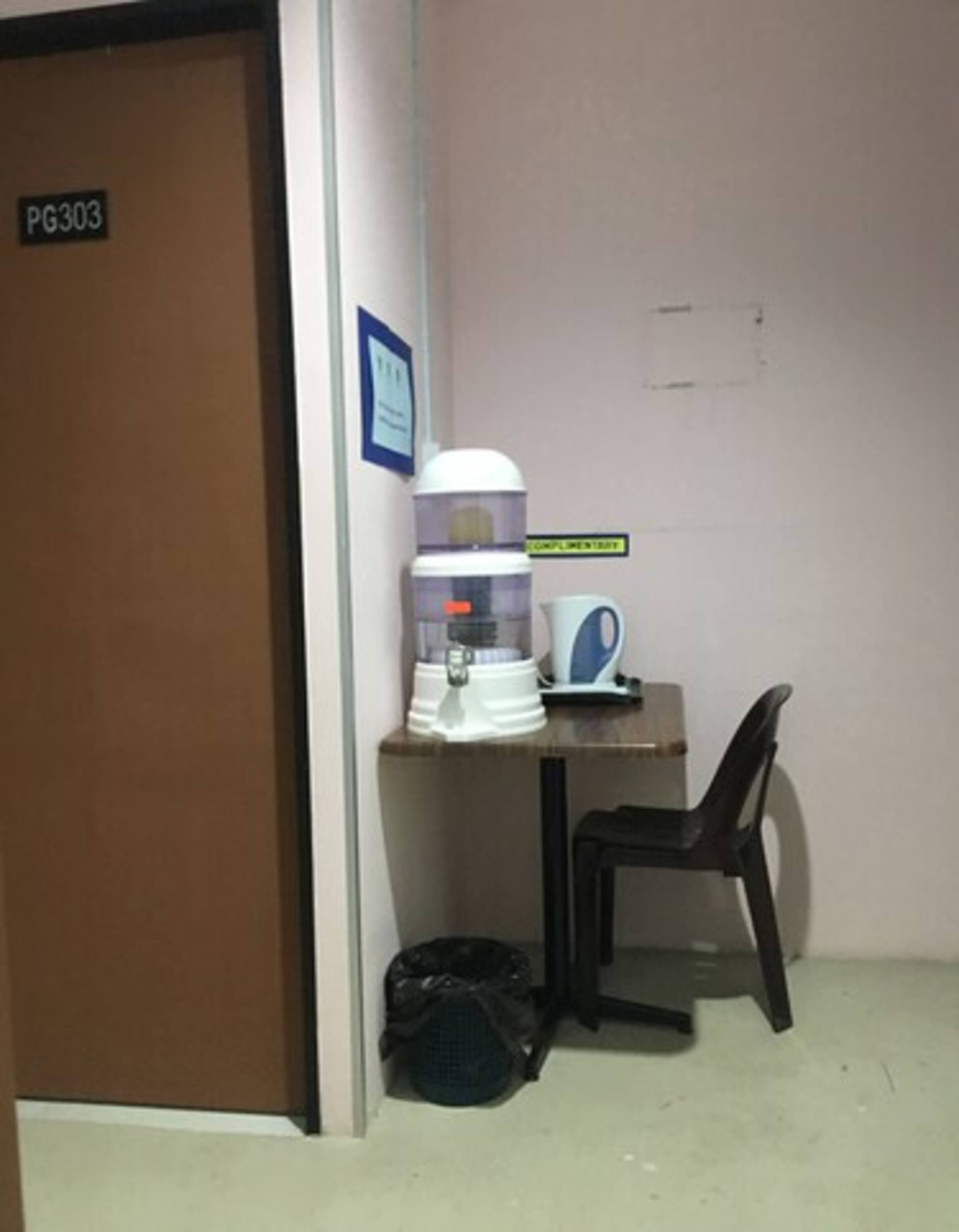 standard room, 1 queen bed | coffee and/or coffee maker