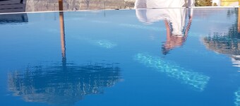 Summer Lovers Villa  Private Outdoor Pool  Hot Tub and Panoramic Caldera View