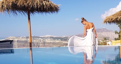 Summer Lovers Villa Private Outdoor Pool Hot Tub and Panoramic Caldera View