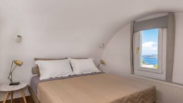 4 bedrooms, in-room safe, iron/ironing board, travel crib