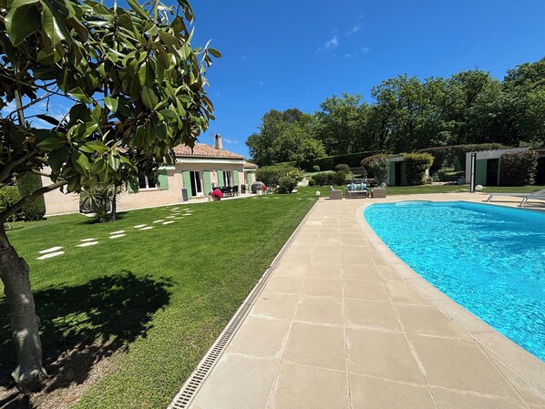 Alberca al aire libre 