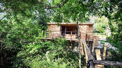 Cabane Celeste with private indoor whirlpool bath