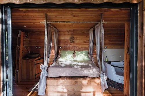 Cabane Celeste with private indoor spa 