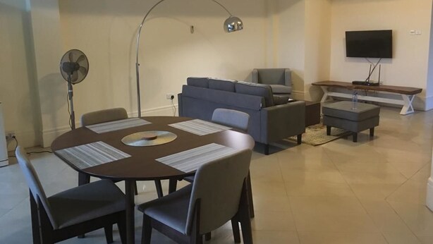 Appartement, 2 chambres | Aire de séjour