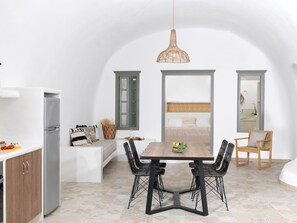 6 bedrooms, in-room safe, WiFi, bed sheets
